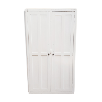 Armoire vintage
