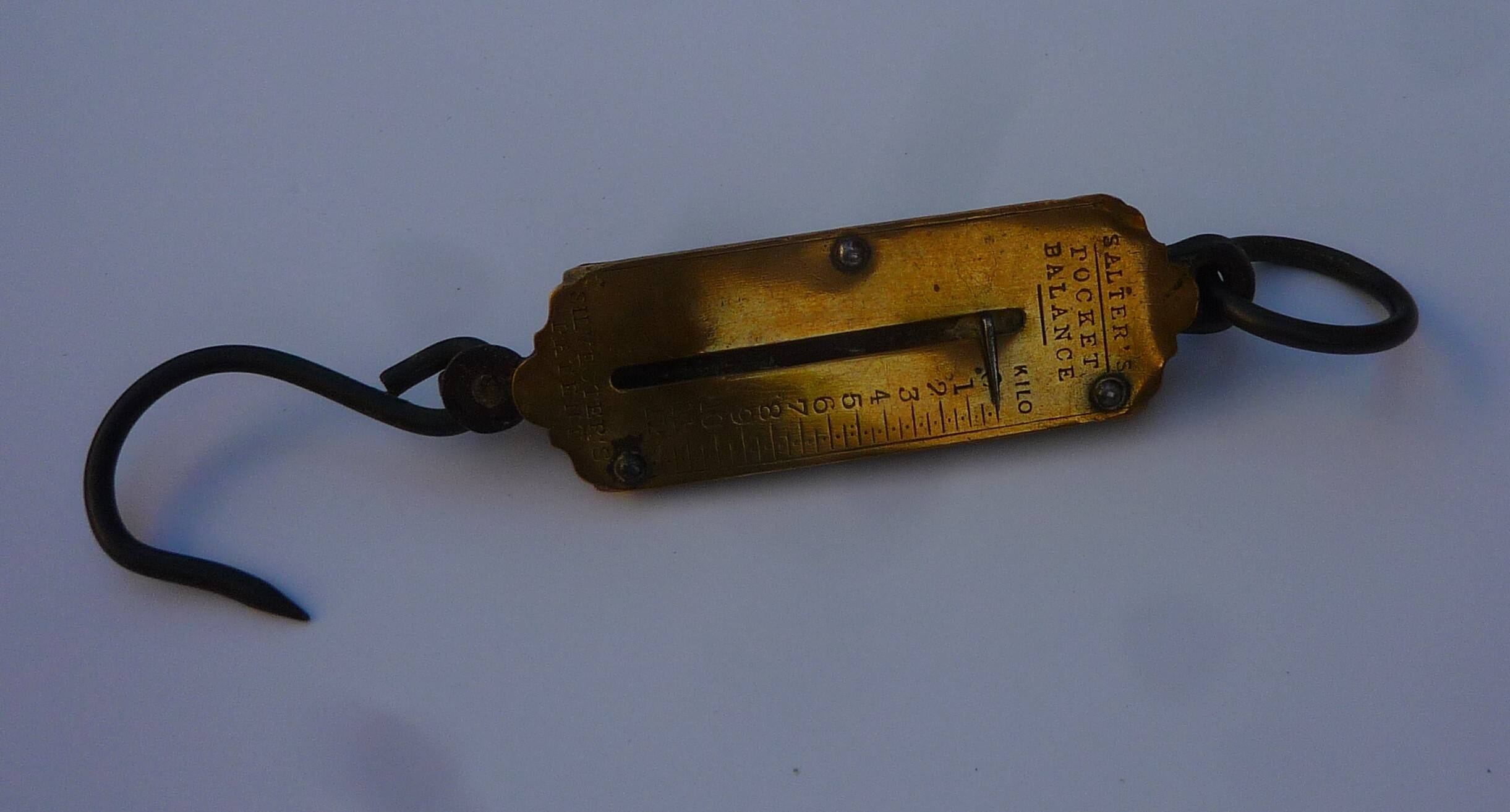 Old brass spring scale 12 kg (pocket scale)
