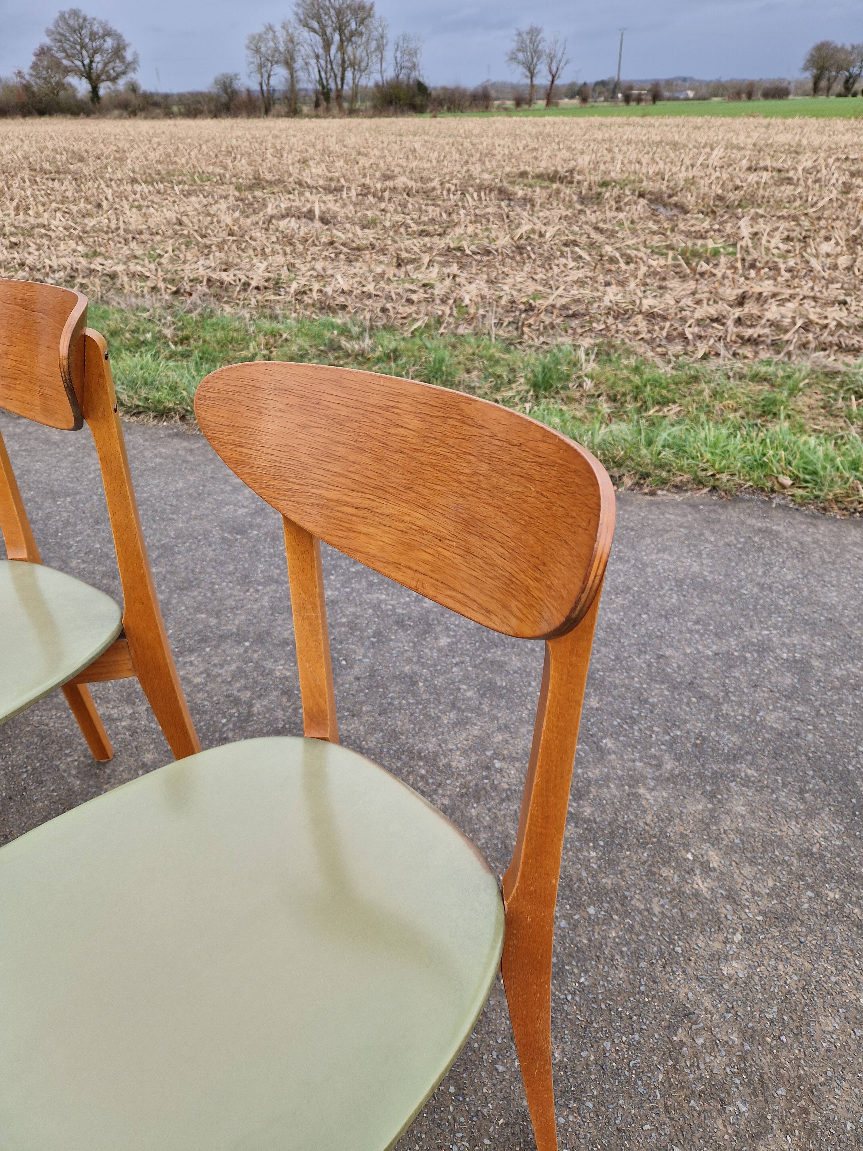Set of 5 vintage Scandinavian style chairs