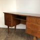 Bureau vintage en bois foncé