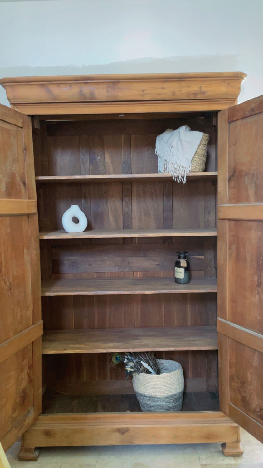 Louis Philippe wardrobe