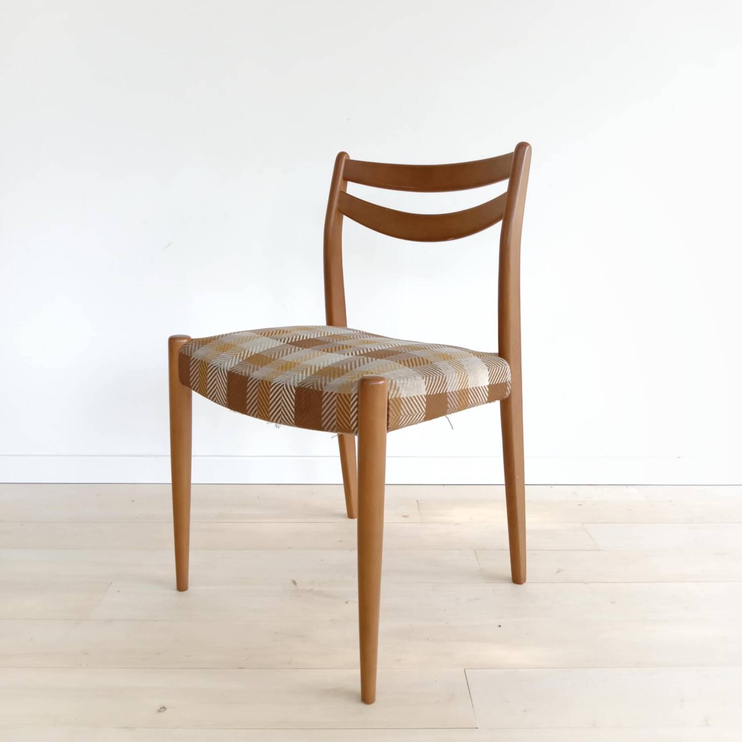 4 Scandinavian chairs