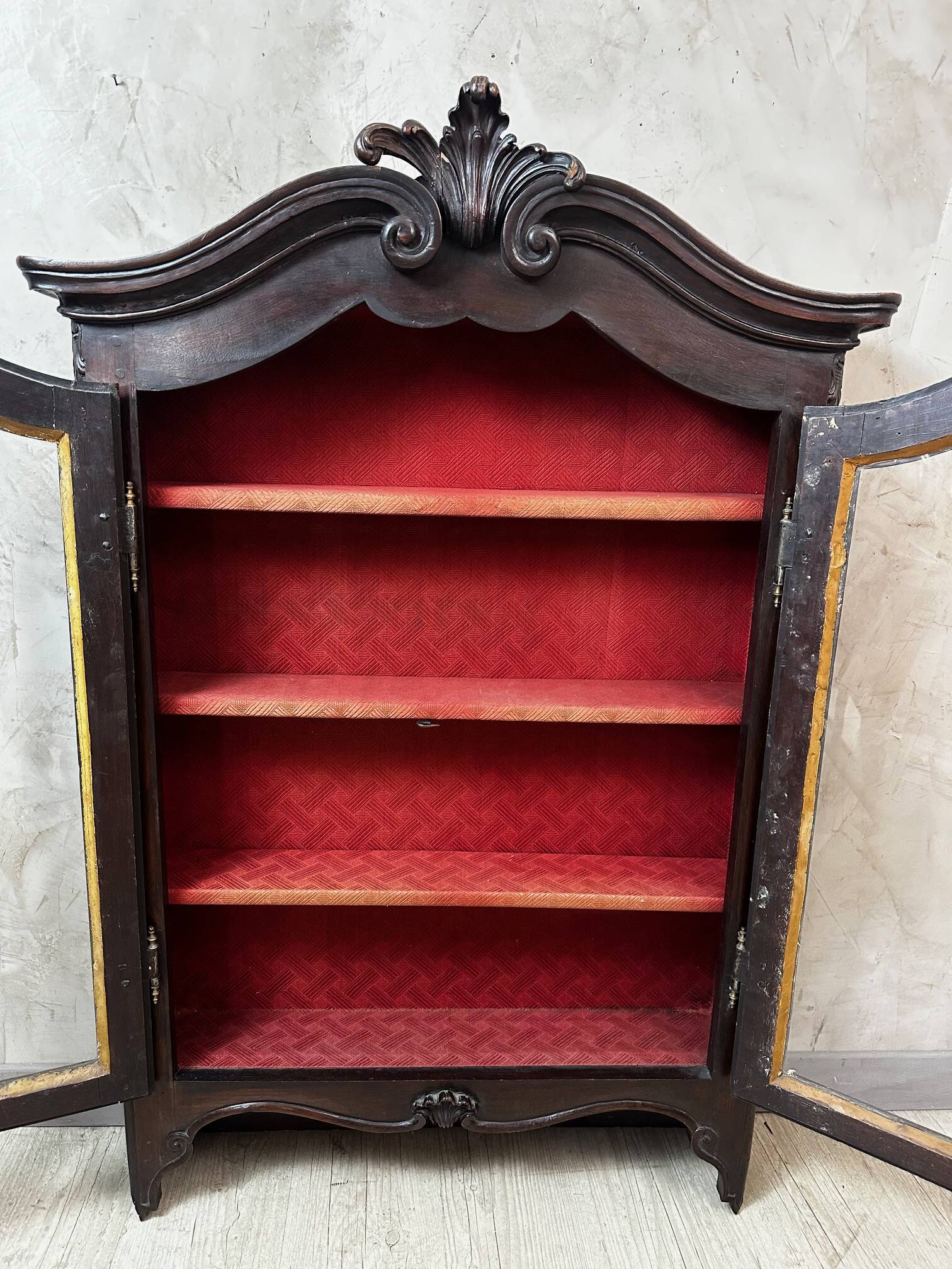 Bressane wall display cabinet
