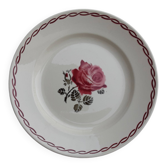 28 cm semi-porcelain dish from Badonviller with a German motif