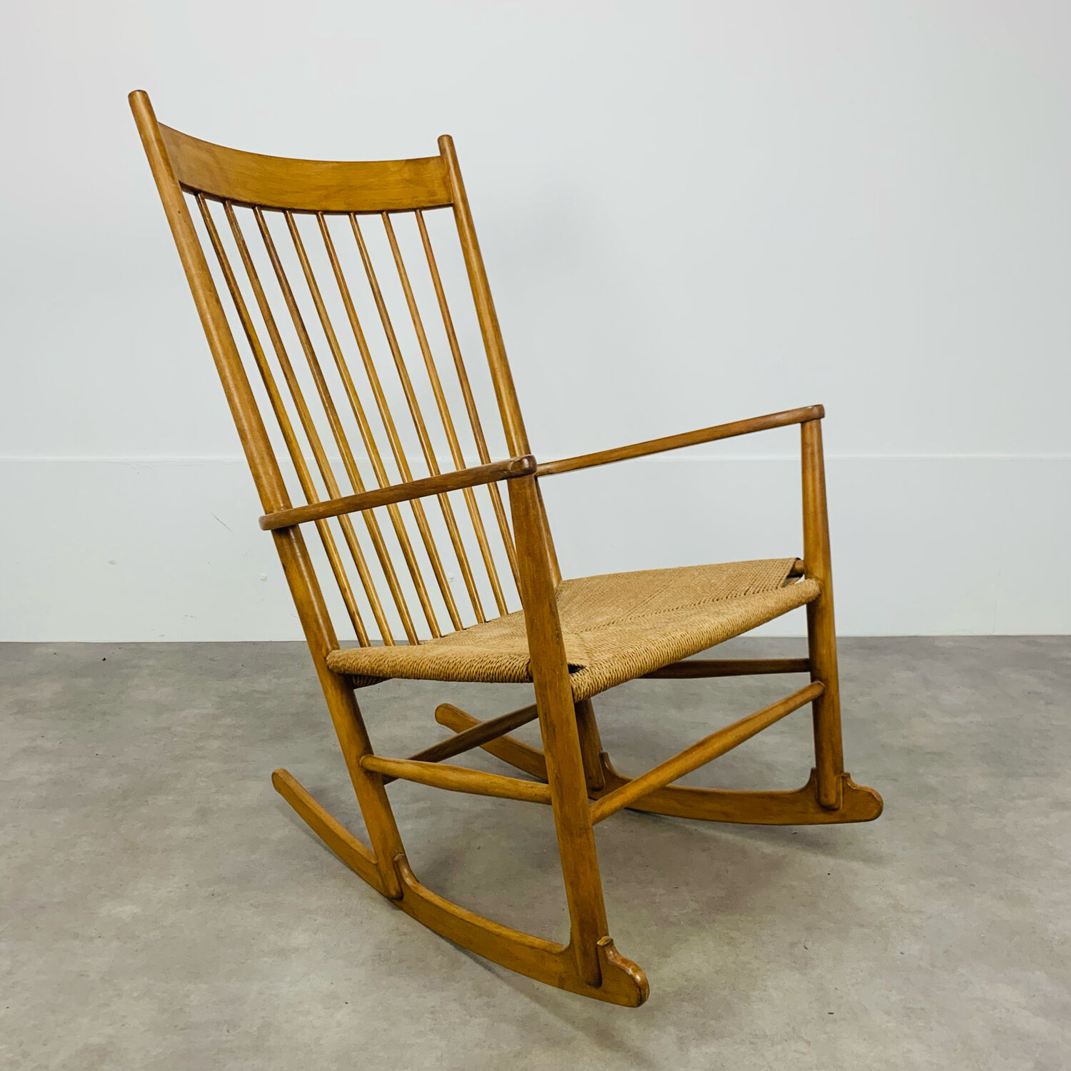 Rocking chair Hans Wegner J16 Scandinavian