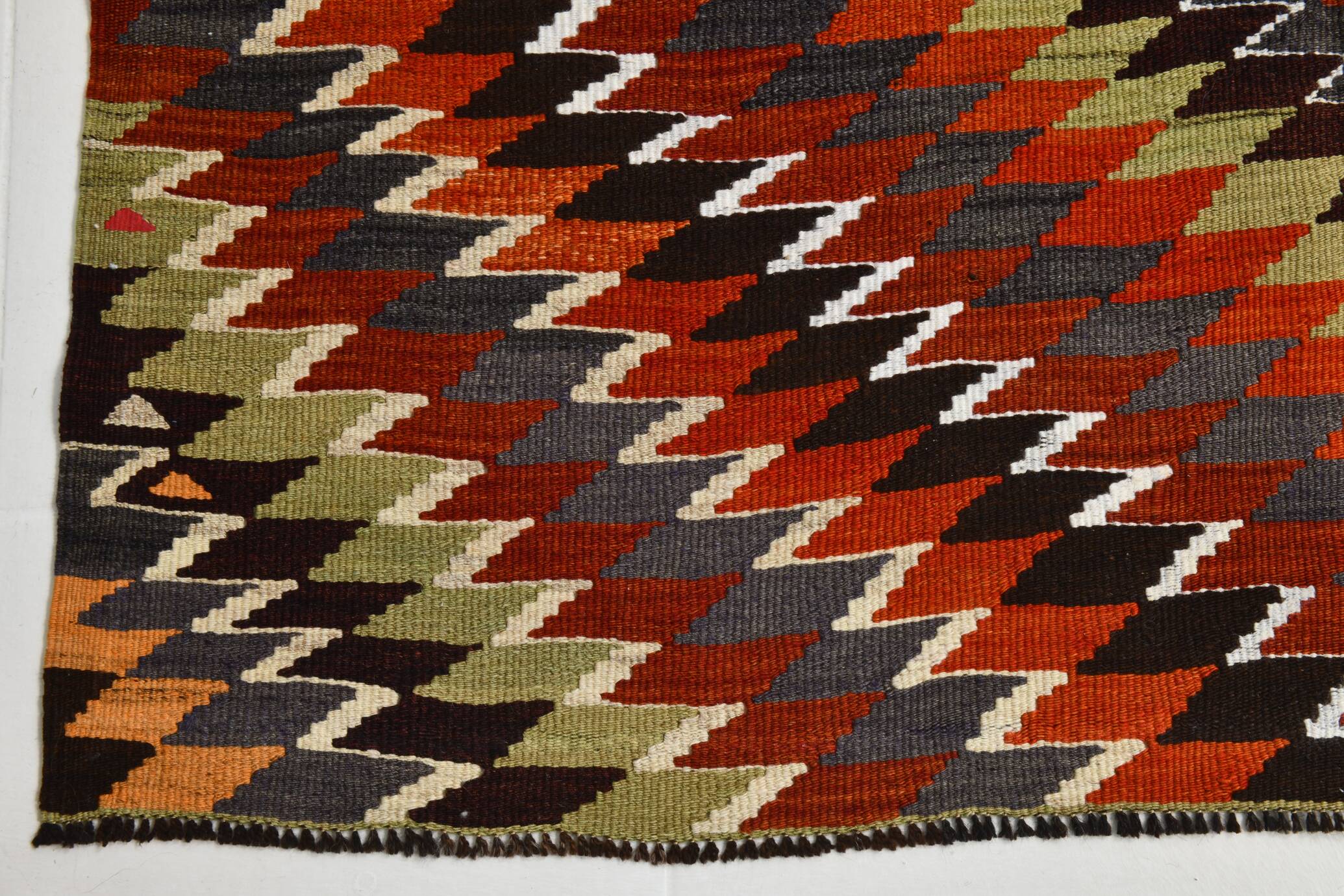 5x10 Madalion Design Turkish Kilim Rug,