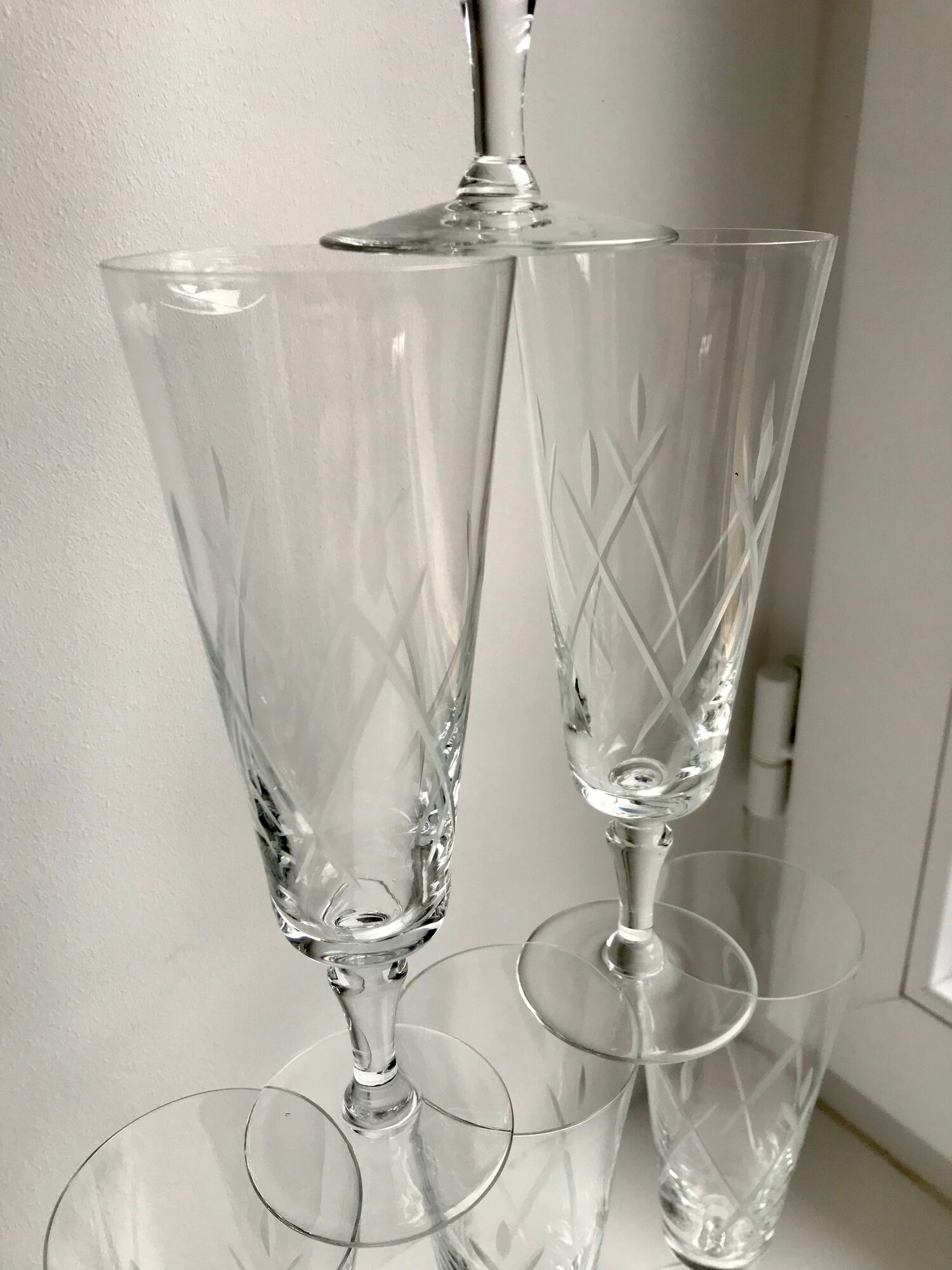 Set of 6 champagne flutes in crystal engraved years 50-60