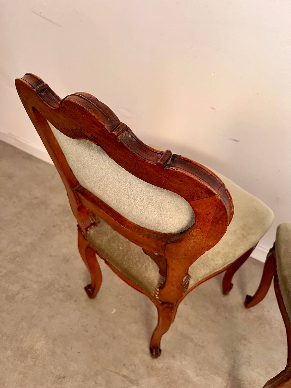 Lot 2 old Louis XV style carved solid walnut chairs late 19th century