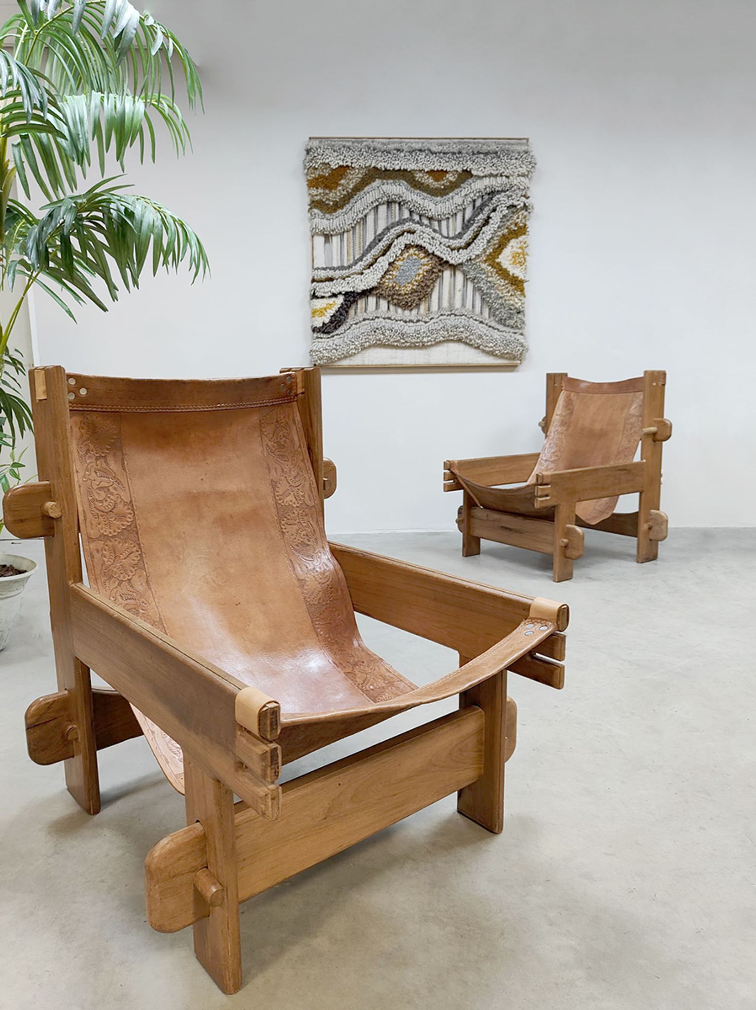 Vintage brutalist leather armchair 'Safari time'