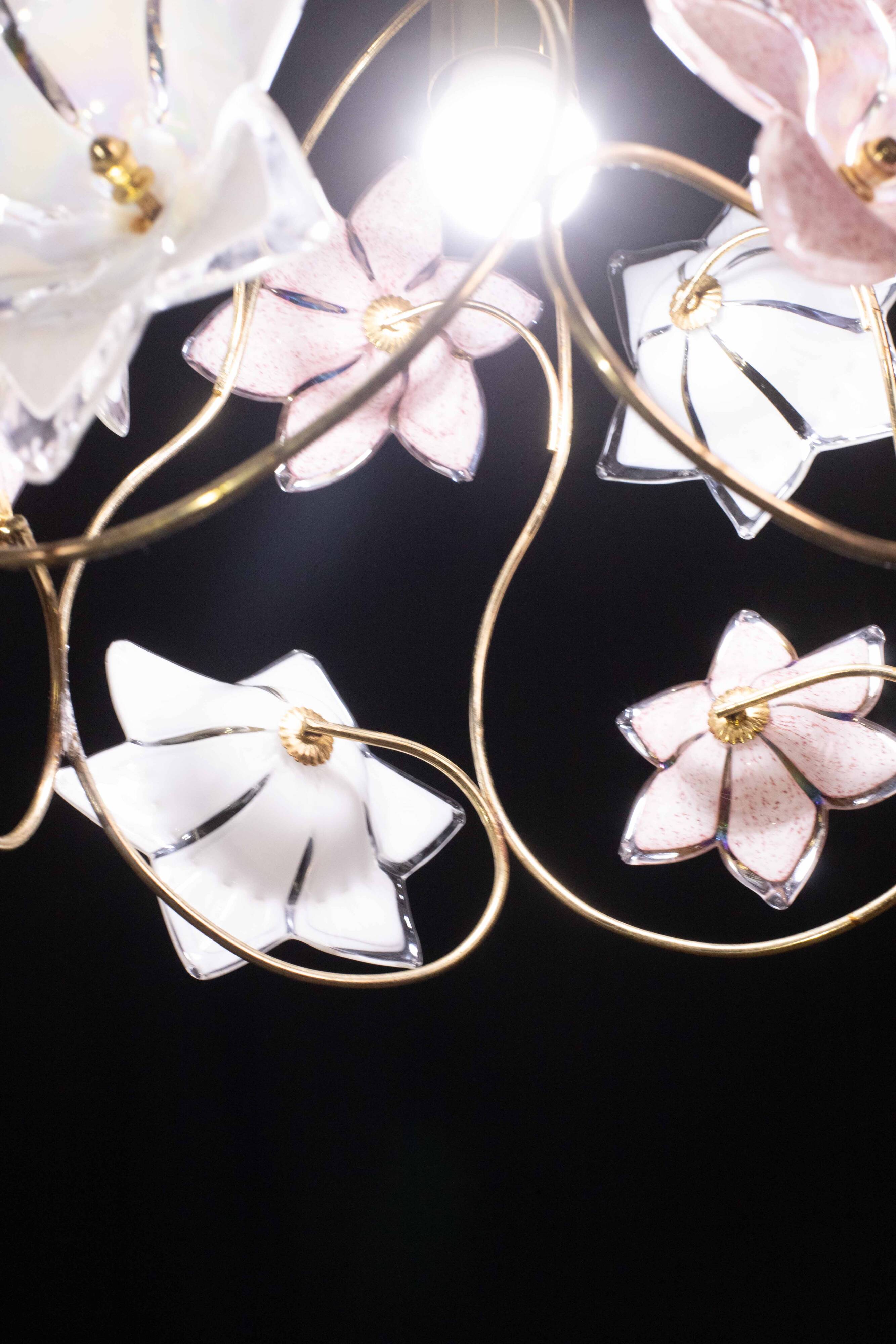 Charming Murano vintage chandelier white and pink flowers