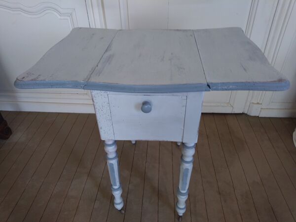 Table d'appoint, 2 volets