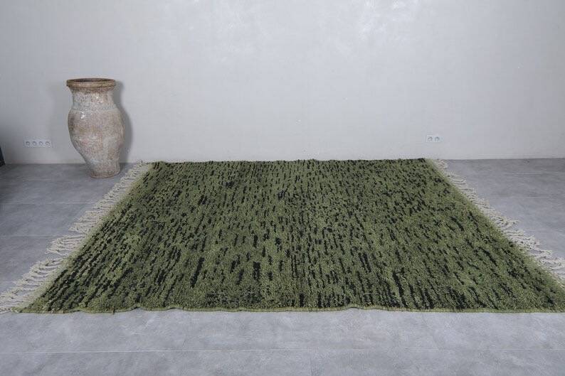 Handwoven natural wool rug, size 145/255 cm.