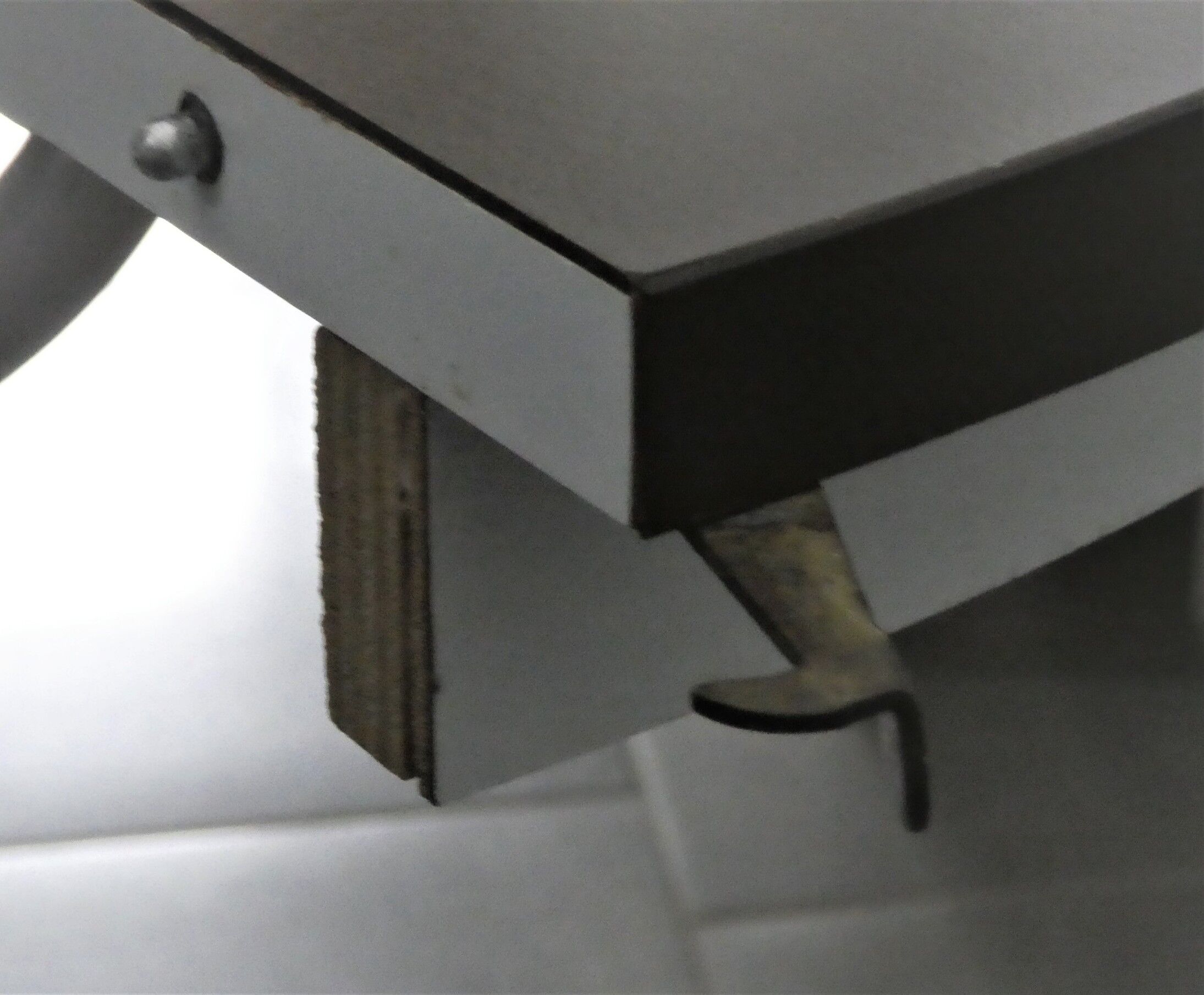 Tulip foot roundtable, 1970s