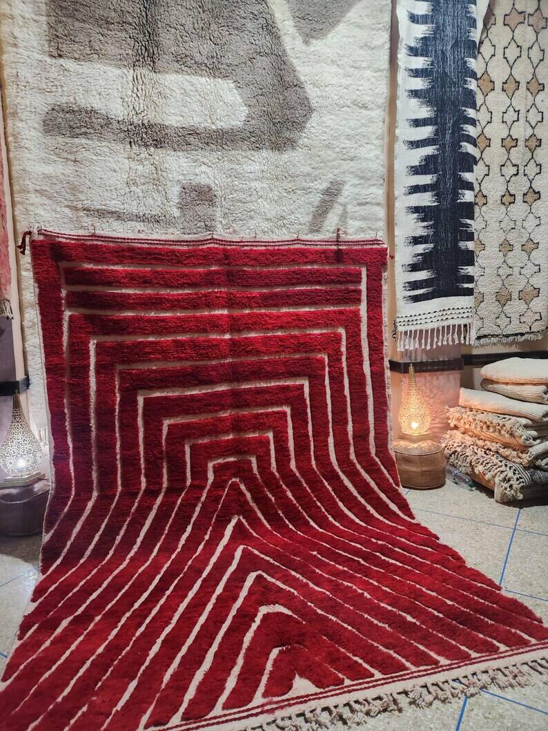 Off-white Moroccan rug with geometric patterns, 200cm x 300cm