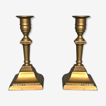 Pair of small vintage candlesticks in patinated brass Scandinavian style with square feet - 1970s
