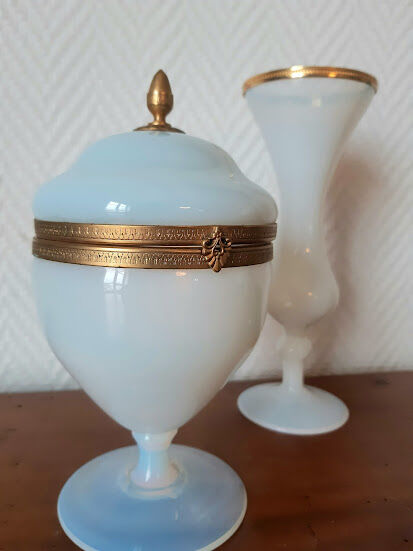 Bonbonnière and vase in opaline Charles X gilded metal