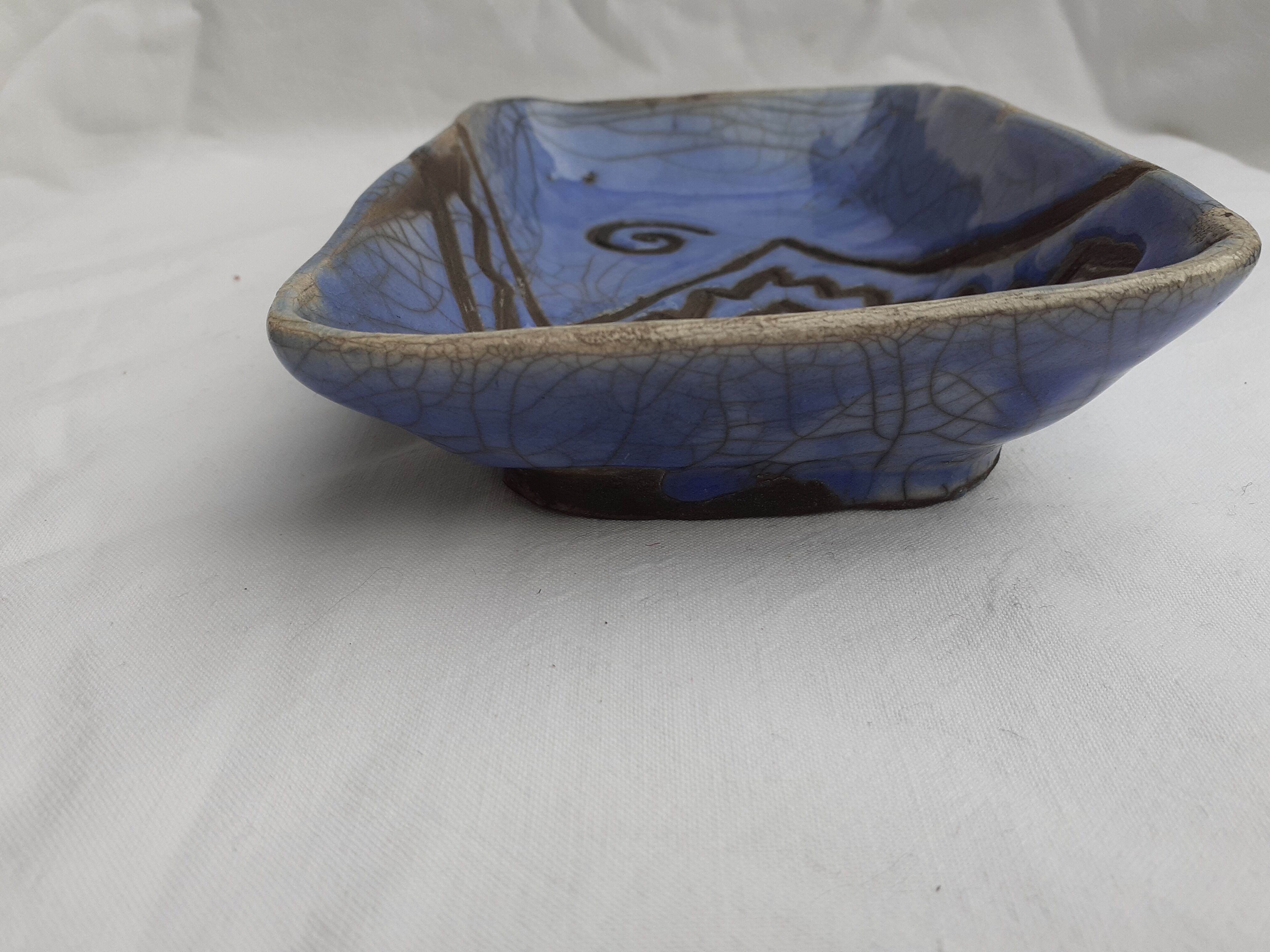 Ceramic trinket bowl