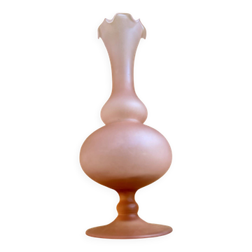 Vase en verre opalin