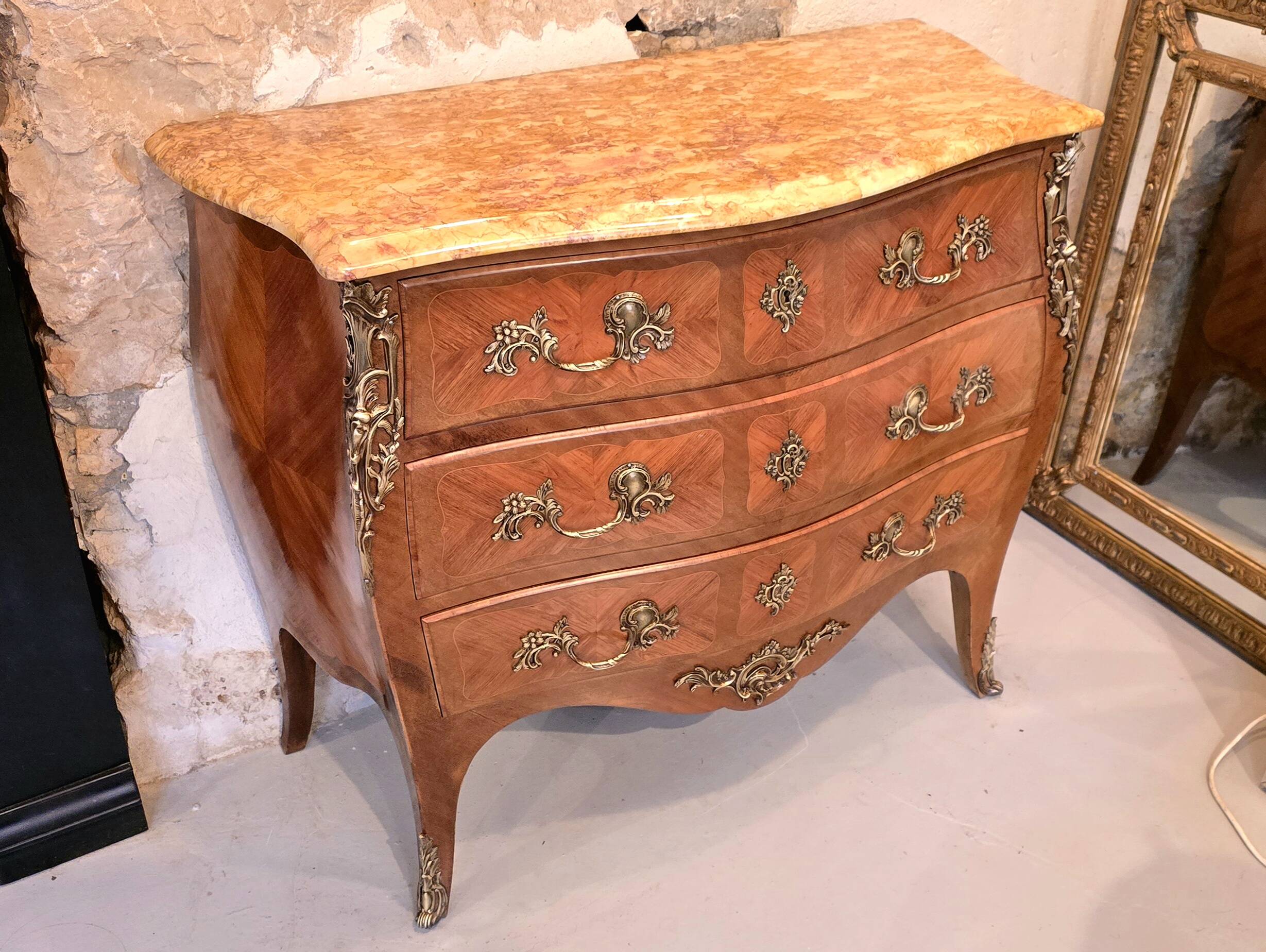 Louis XV style bombé commode – rosewood marquetry