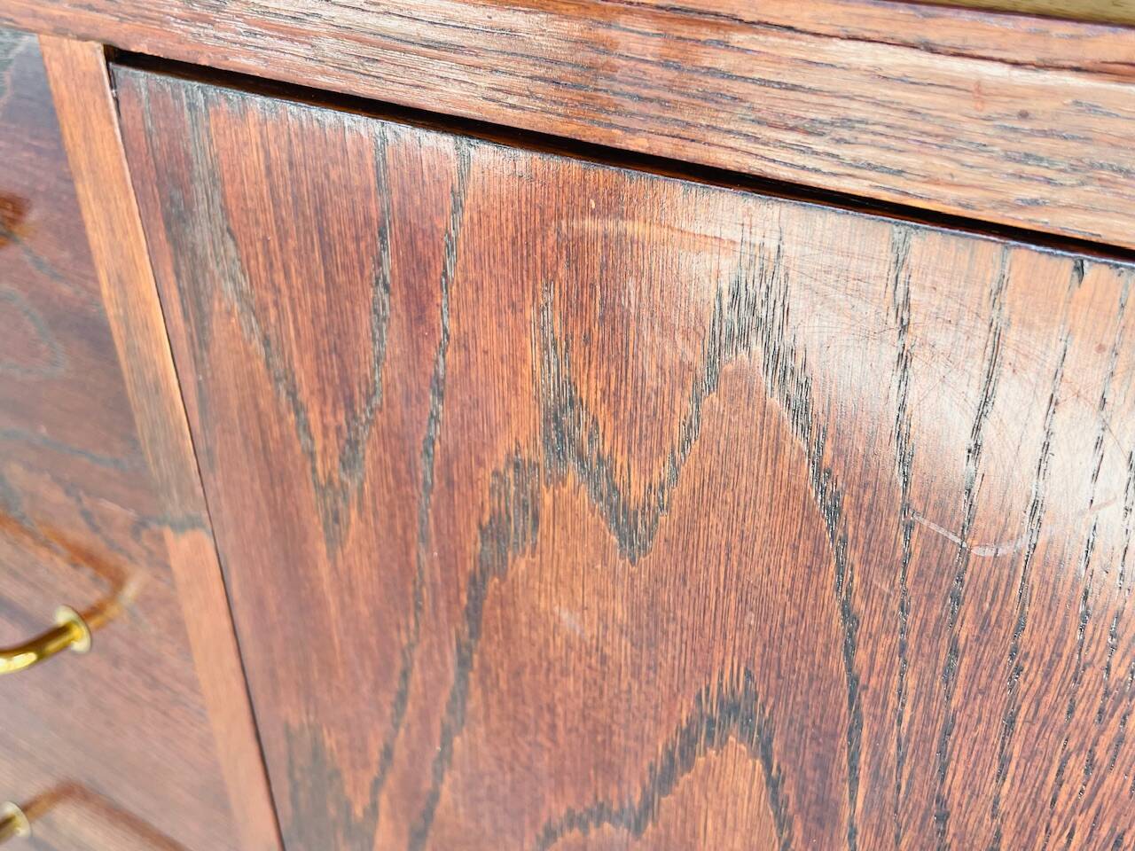 Large vintage chest of drawers with four drawers and one door in oak, circa 1960s