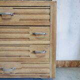 Chest of drawers in wooden foot mustache