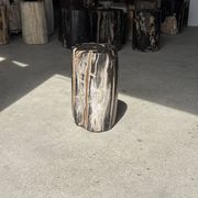 Black petrified wood side table with white and beige stripes H40 D23 - 3