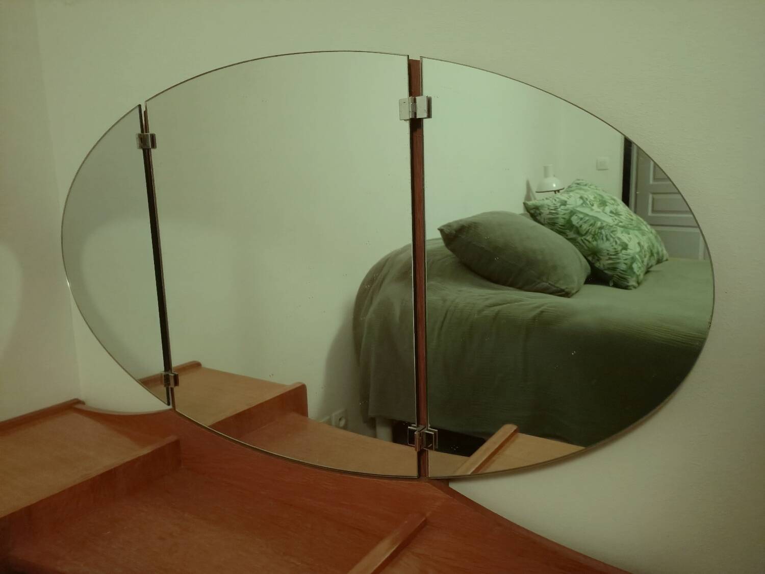 Triptych dressing table