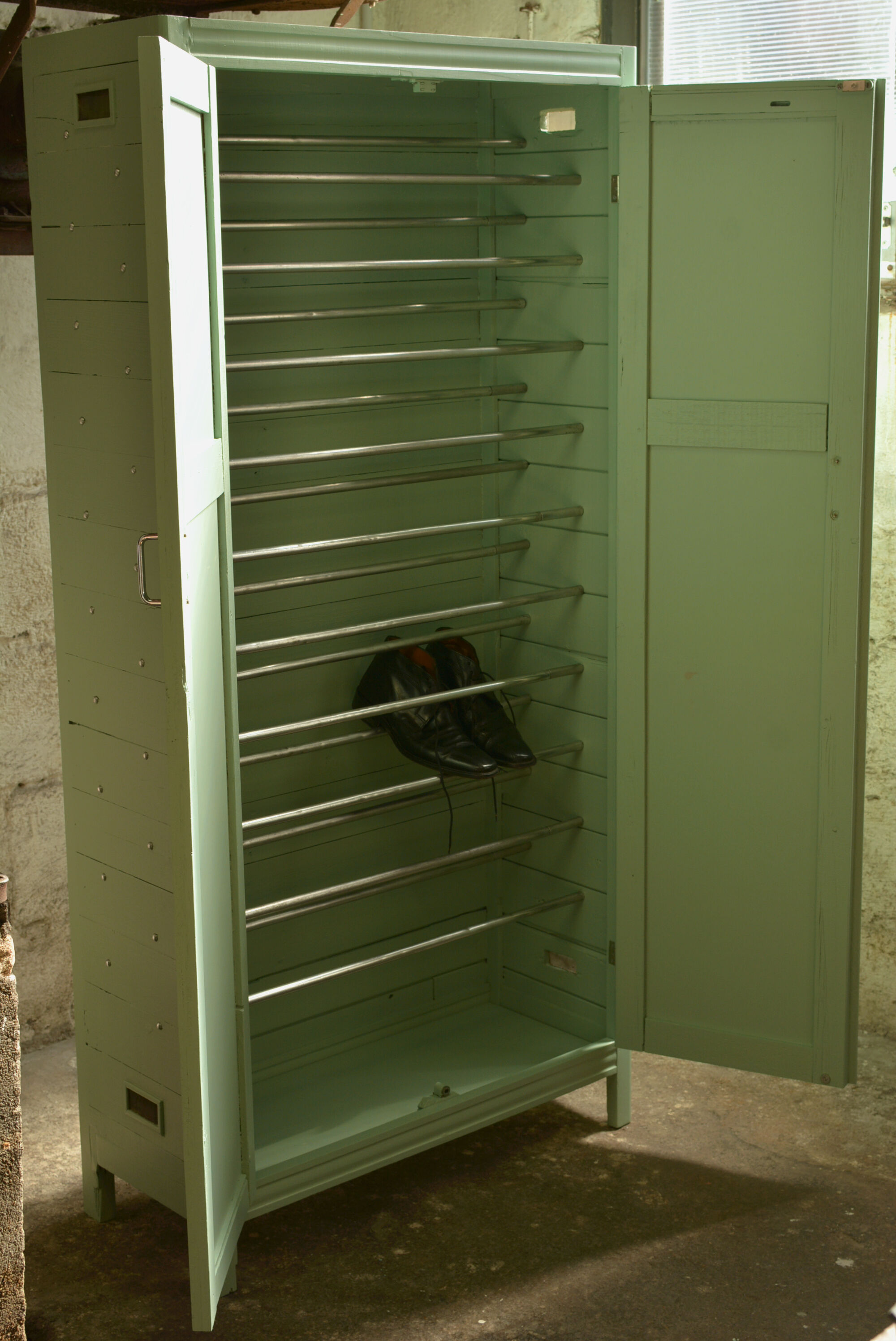 Armoire parisienne à chaussures