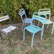 4 chaises dépareillées Tolix brasserie bistrot terrasse French bistrot 60s