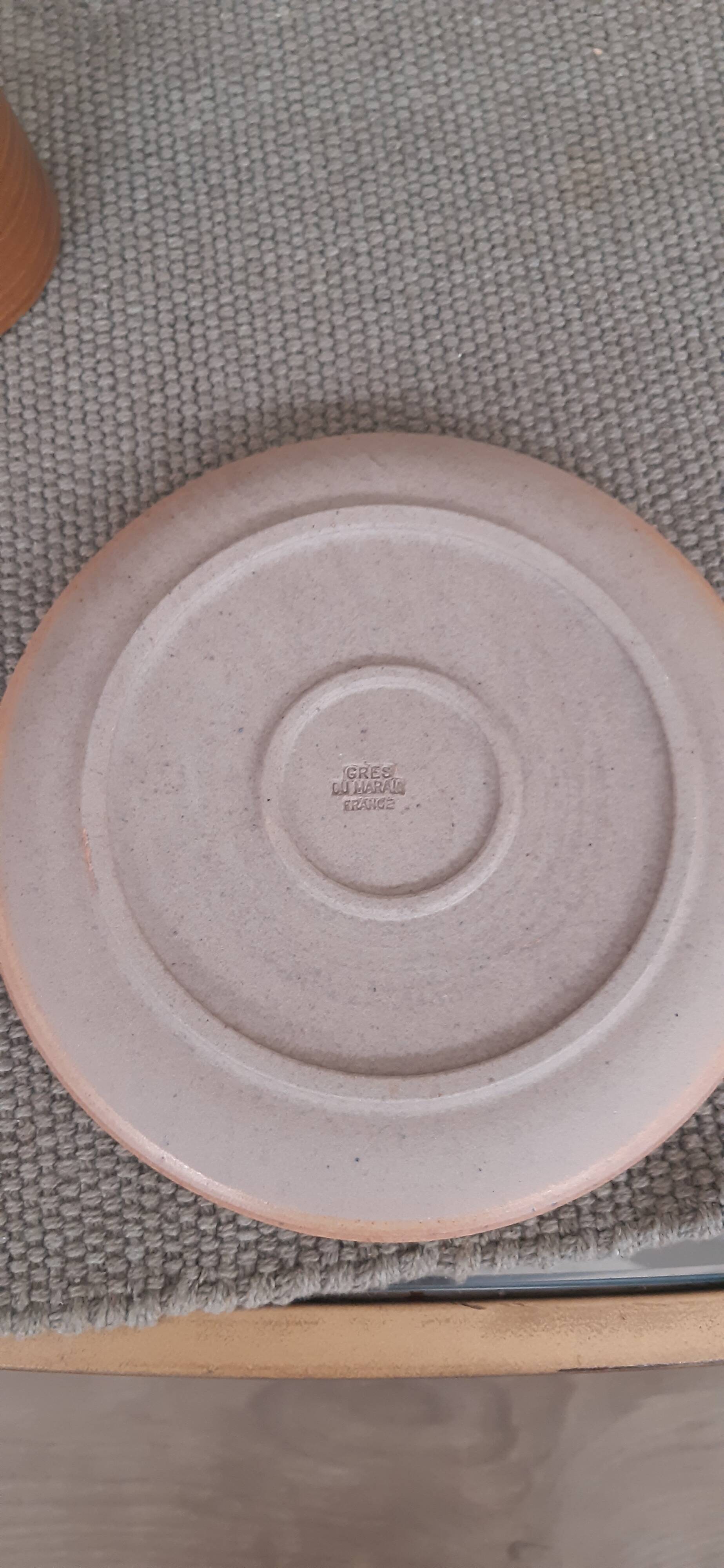 Plate and stoneware glass