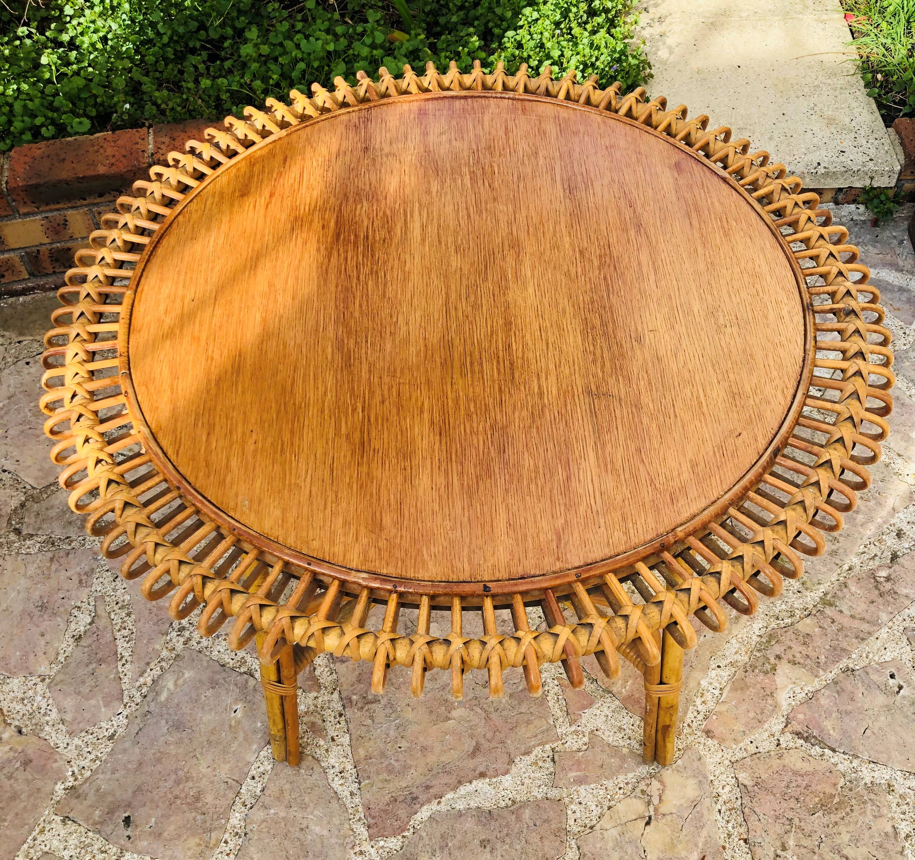 Table basse en rotin