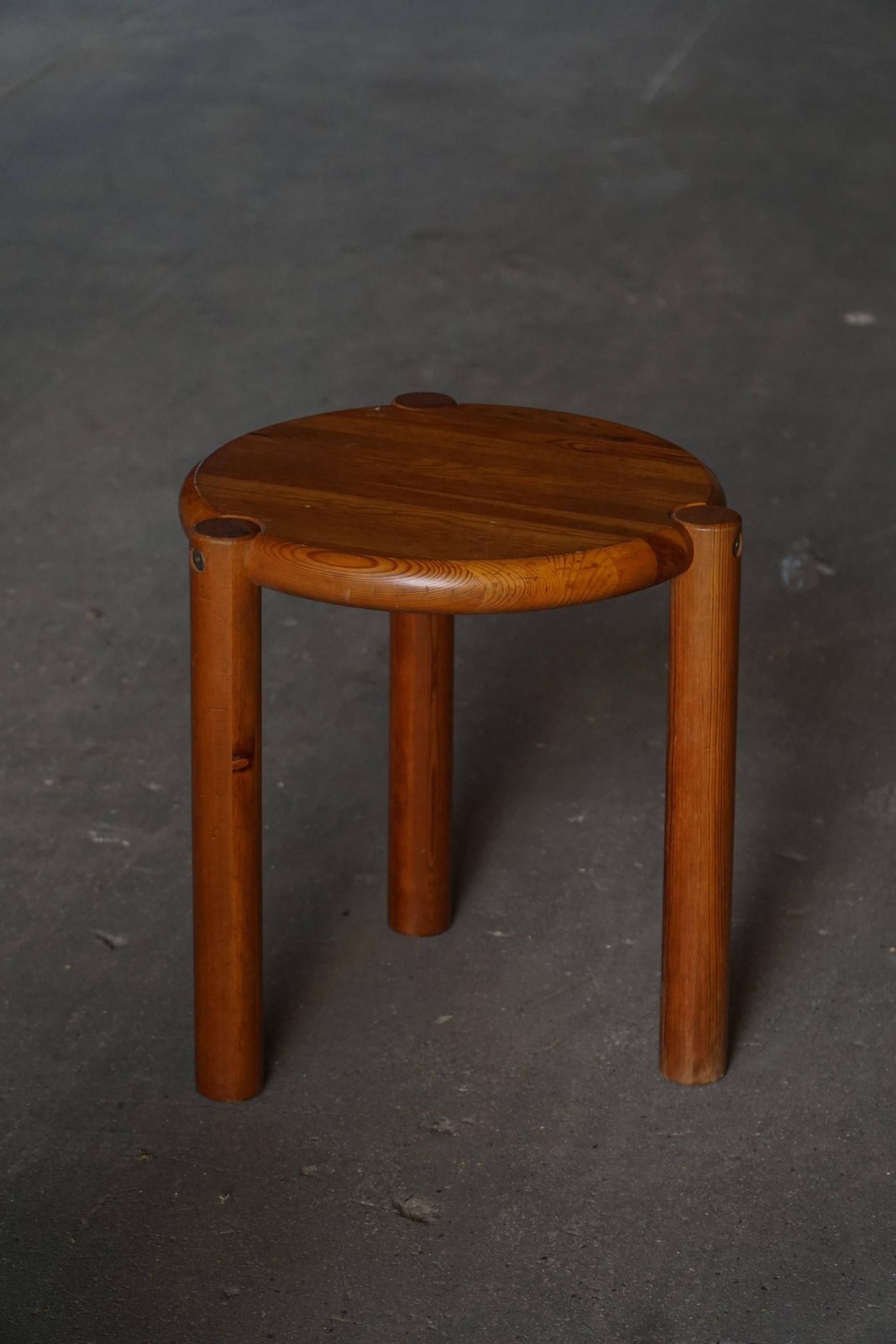 Modern Scandinavian tripod stool from the 20th century with a circular seat, 1970s.