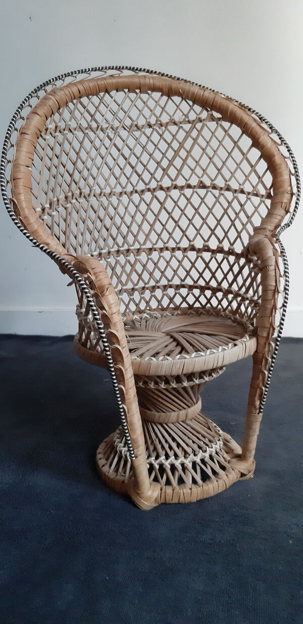 Emmanuel doll armchair