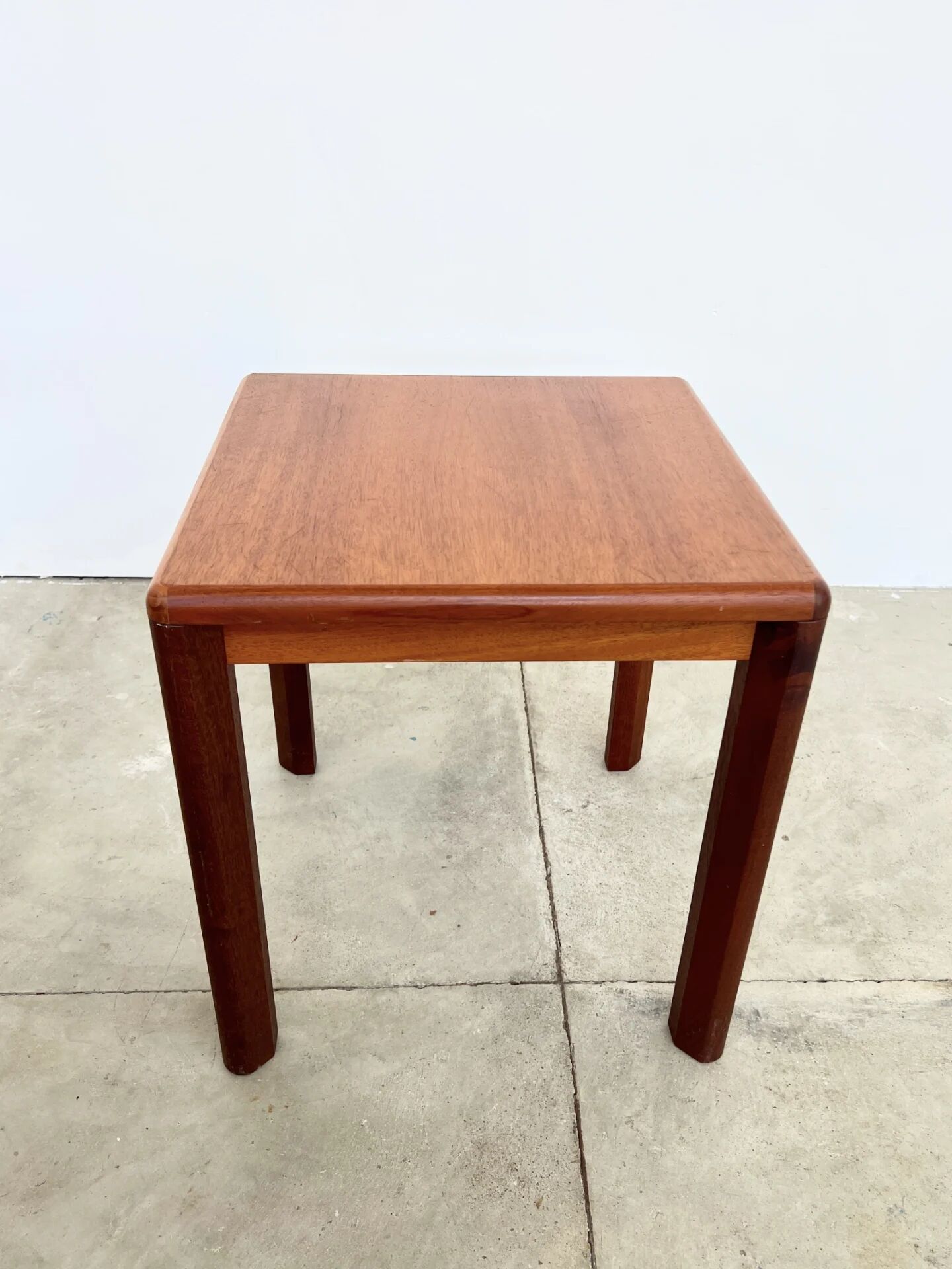 Table d'appoint carrée teck Danoise