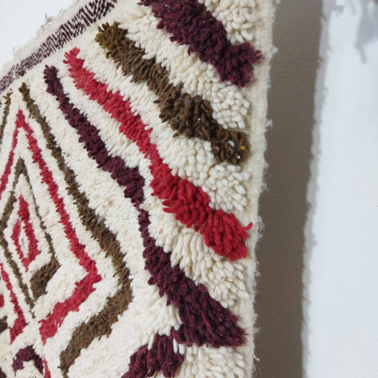 Handmade moroccan berber rug 254 x 136 cm
