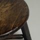 Tabouret tripode en bois ancien pour couteliers, bijoutiers et ouvriers