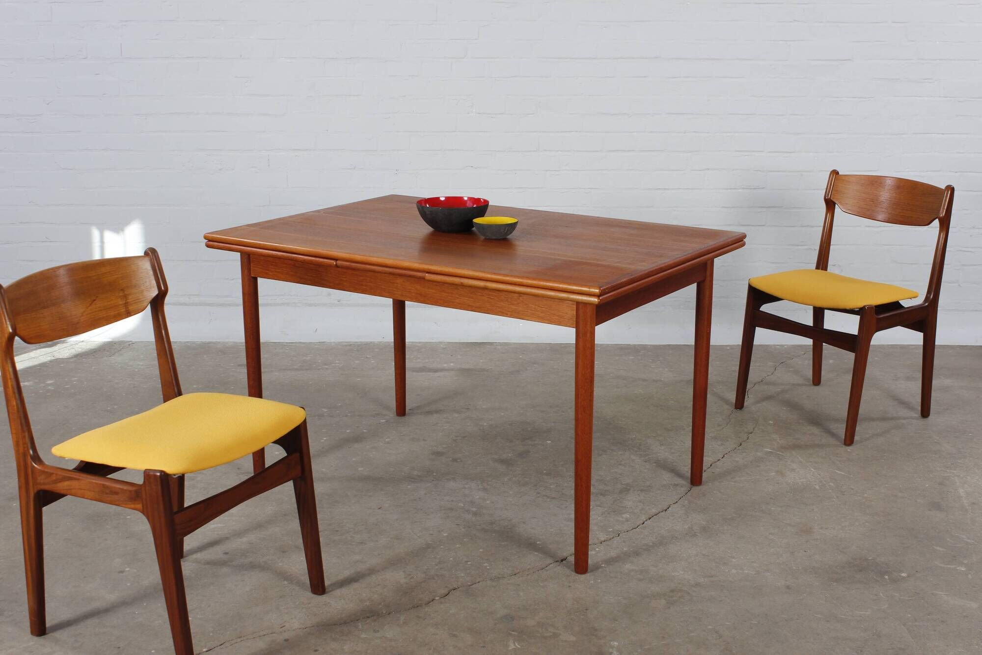 Vintage teak dining table 4-6 pers Danish design kitchen table 60s