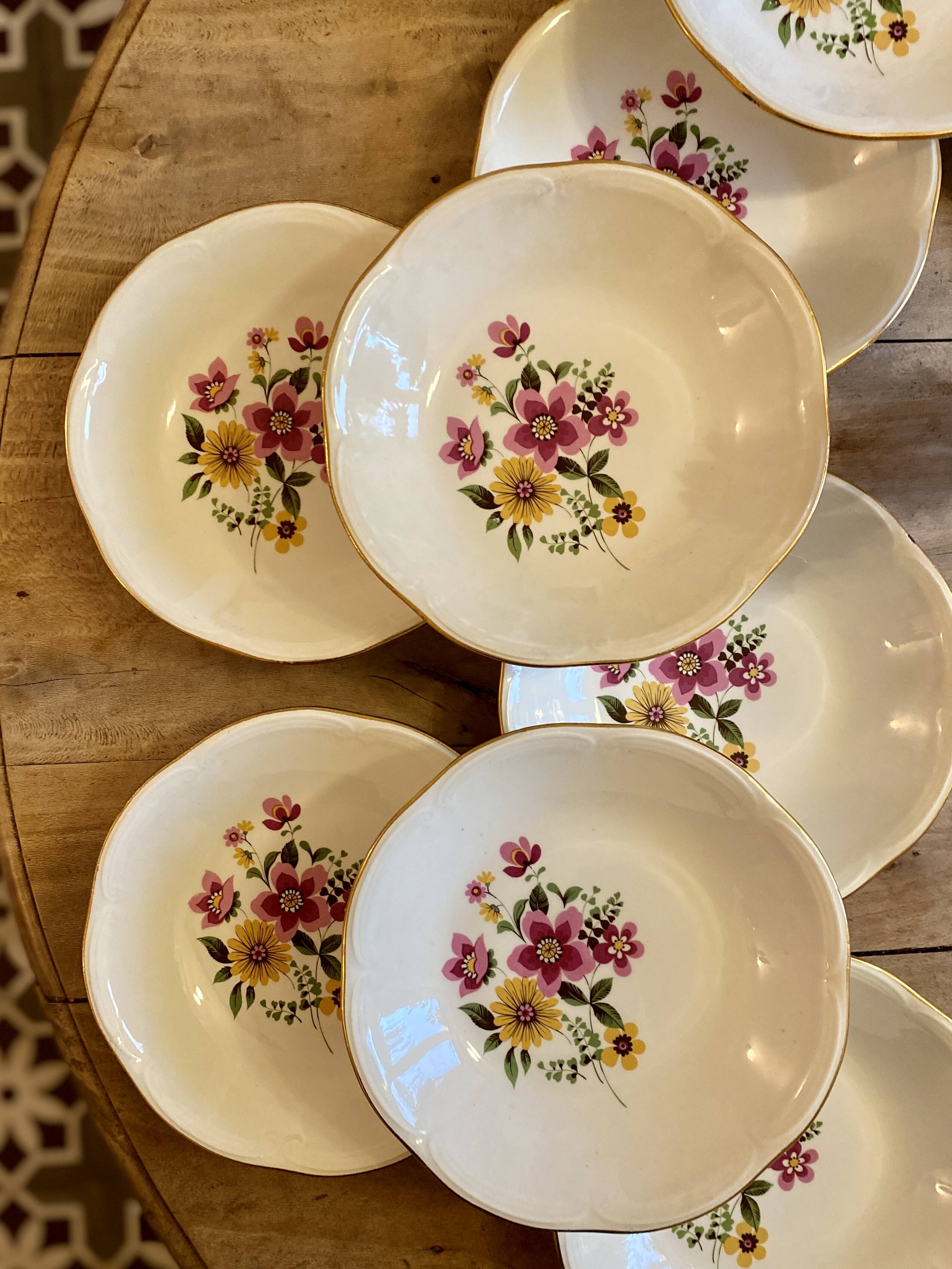 Set of 8 vintage soup plates from Gien