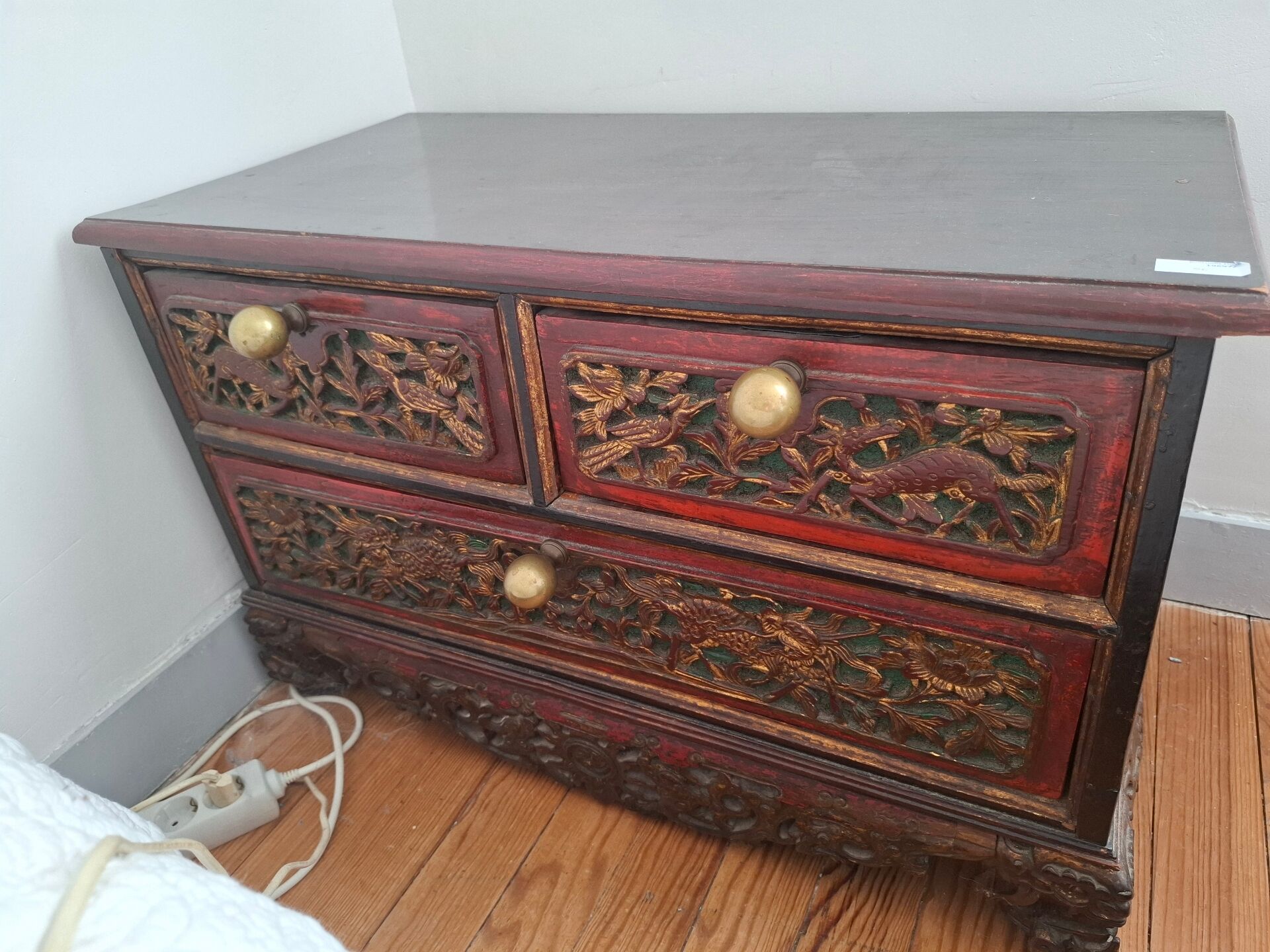 Chinese chest with 3 drawers