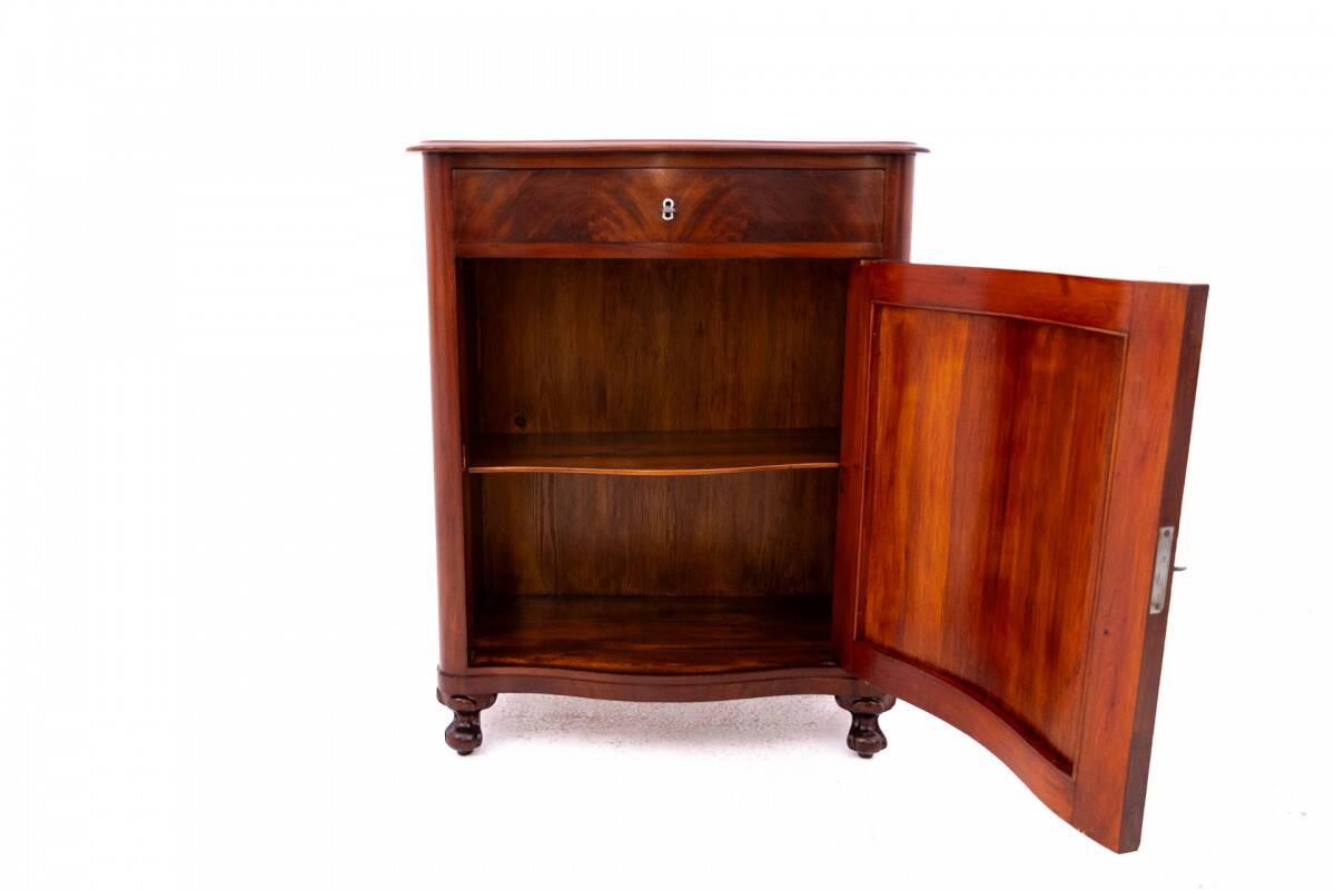 Commode en acajou, fin du XIXe siècle, Europe du Nord.