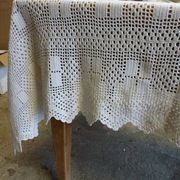 Dessus de lit / nappe / rideau ancien en crochet