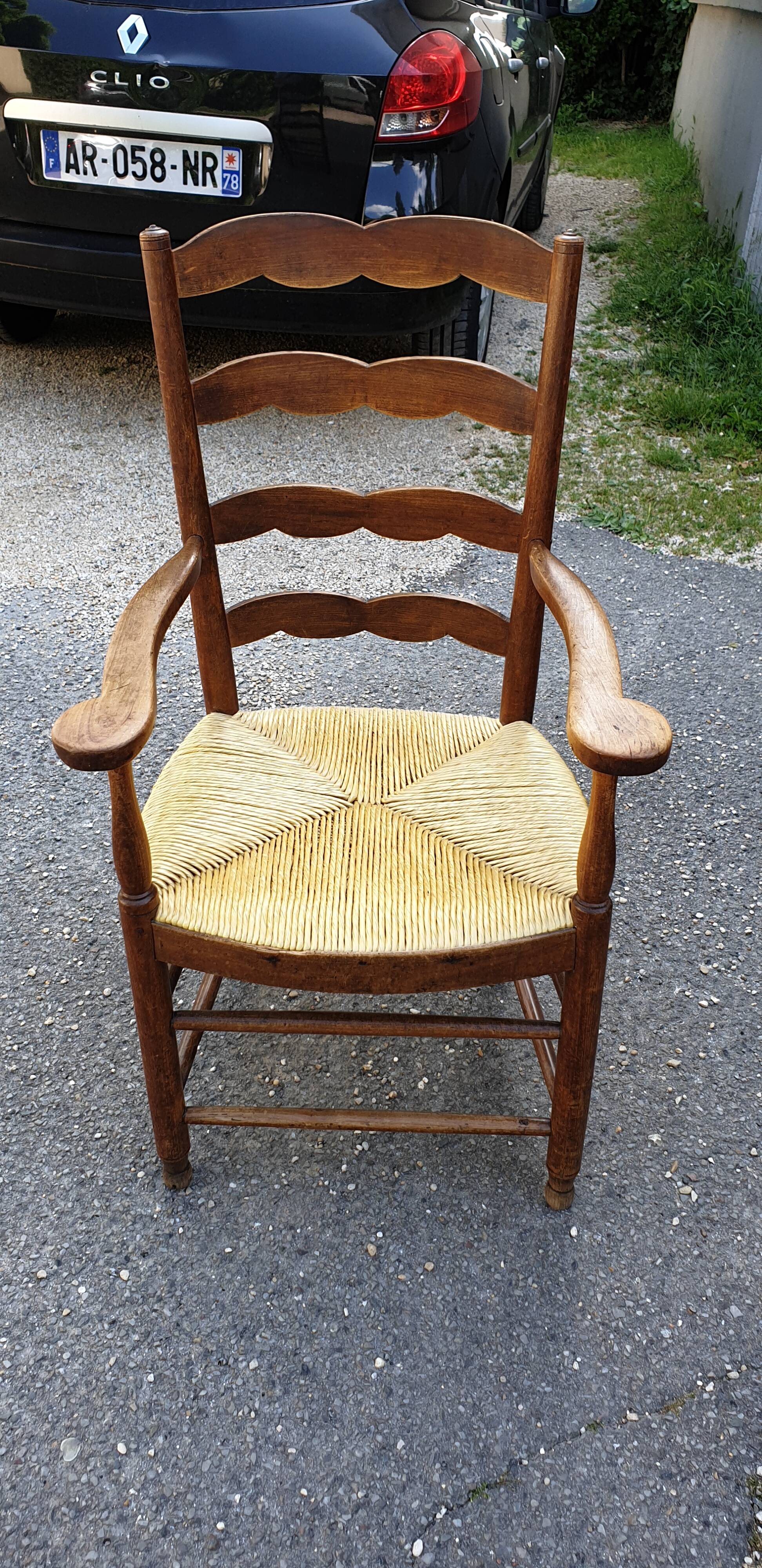 Rustic straw armchair