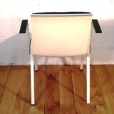 Publica visitor chair