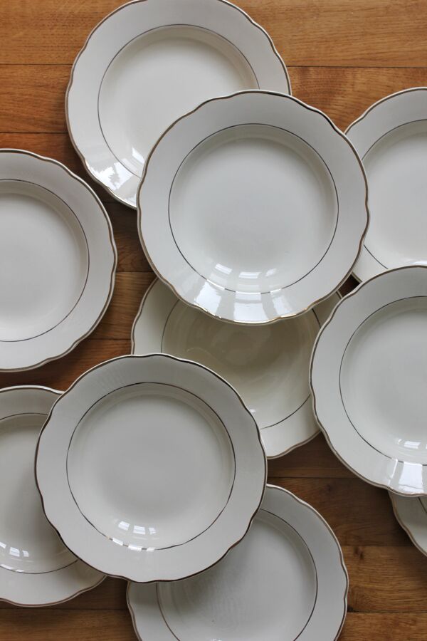 10 assiettes creuses en faïence ivoire liseré doré Digoin Sarreguemines vintage
