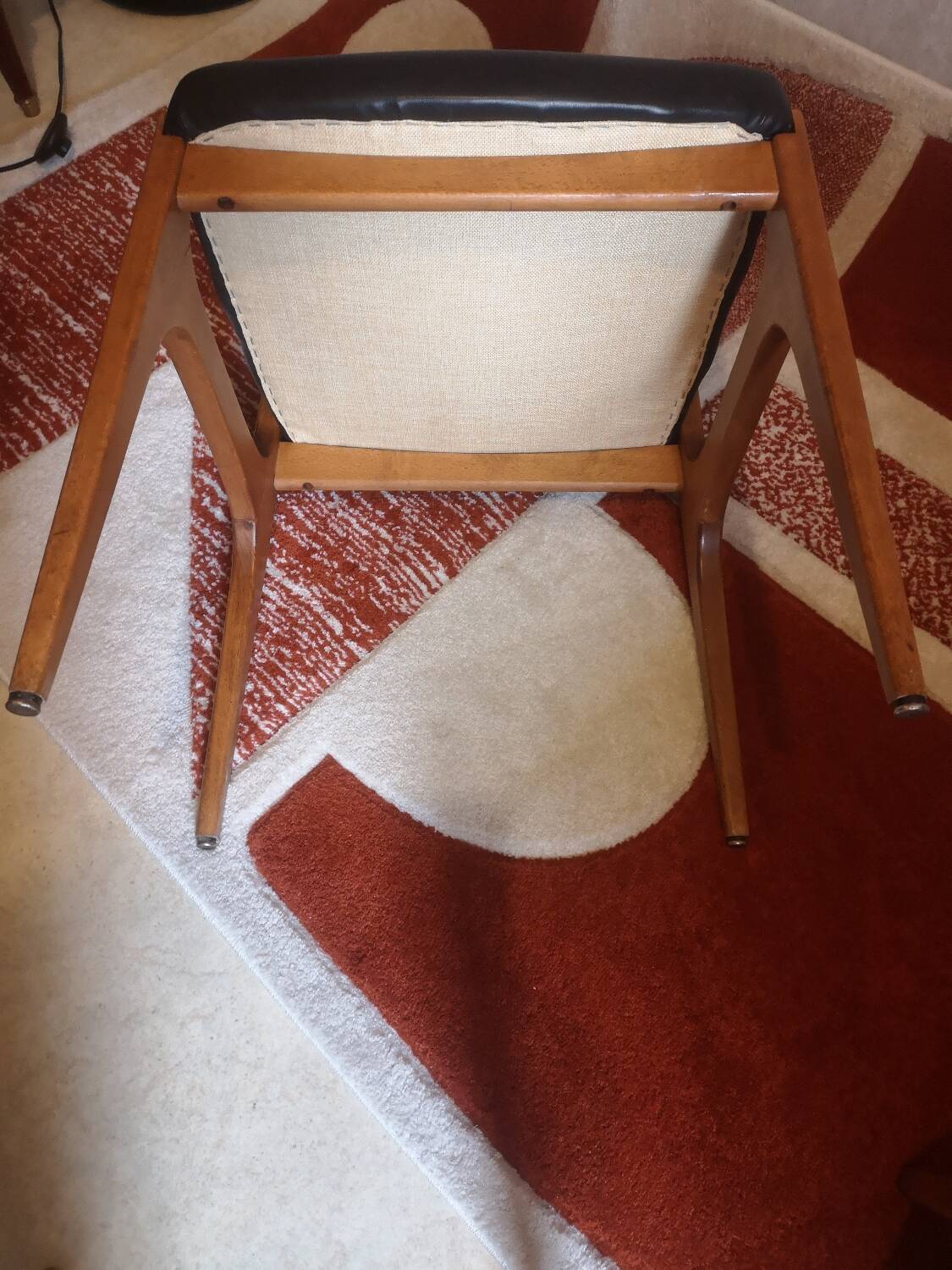 2 Scandinavian chairs