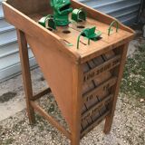 Game of the ancient frog or bulldog