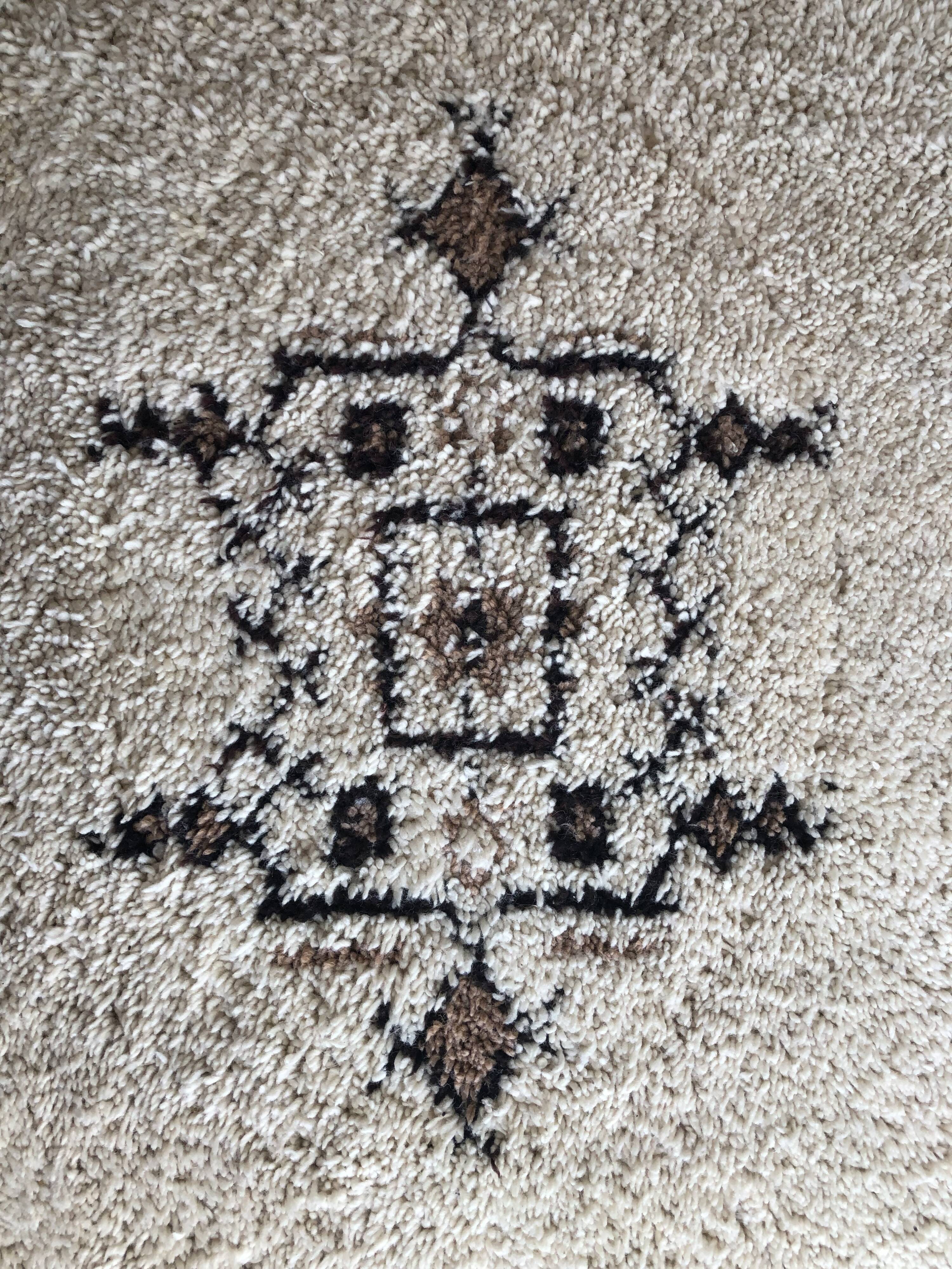 Berber carpet 190 x 120 cm