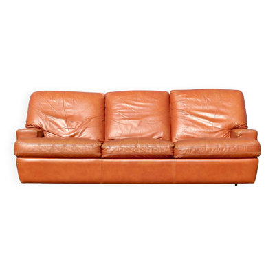 Canapé ''space age''. Cuir fauve. Circa 1970
