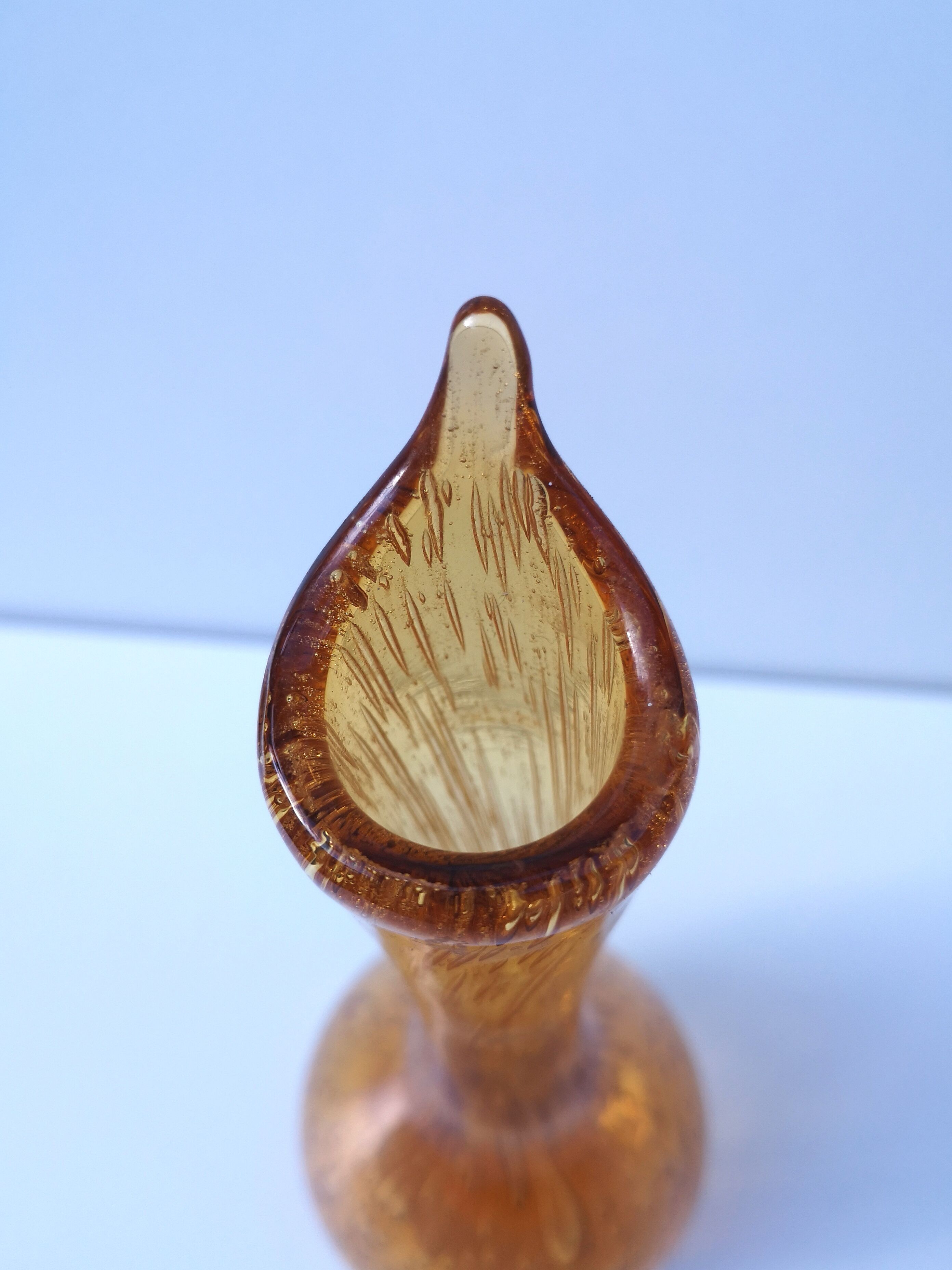 Soliflore in bubbled glass