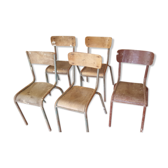 Lot de 5 vieilles chaises scolaire